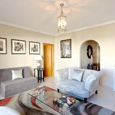 Apartamento Protea 214-cleverdetails, Located In Heart Of Sleeps 2 Adults, 1child *
