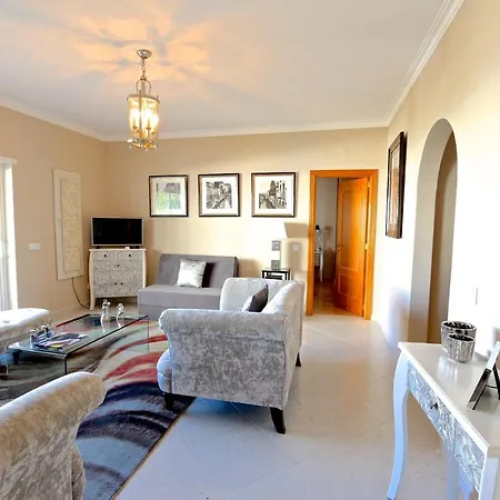 Apartment Protea 214-cleverdetails, Located In Heart Of Sleeps 2 Adults, 1child
